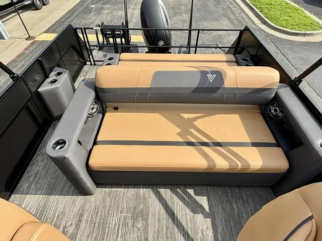 Slide: The Image of Viaggio X22S / DF200ATXSS/ IN STOCK NOW! 2025 - 22