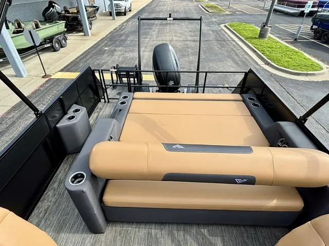 Slide: The Image of Viaggio X22S / DF200ATXSS/ IN STOCK NOW! 2025 - 24