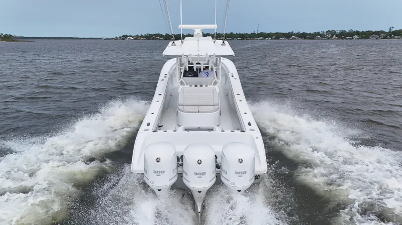 Slide: The Image of Yellowfin 36 Offshore 2017 - 60