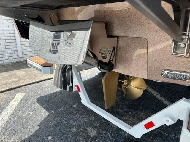 Slide: The Image of Malibu Wakesetter 23 LSV 2025 - 11