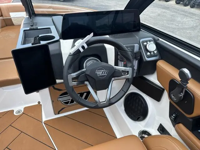 Slide: The Image of Malibu Wakesetter 23 LSV 2025 - 15