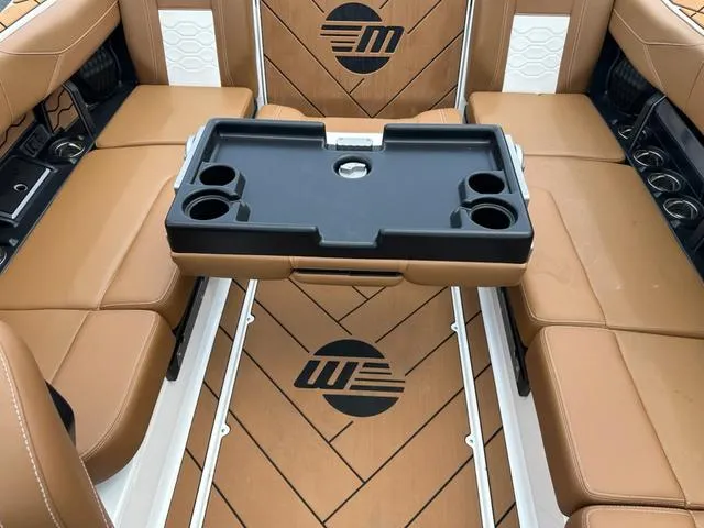 Slide: The Image of Malibu Wakesetter 23 LSV 2025 - 20