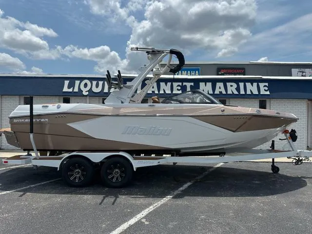 Slide: The Image of Malibu Wakesetter 23 LSV 2025 - 3