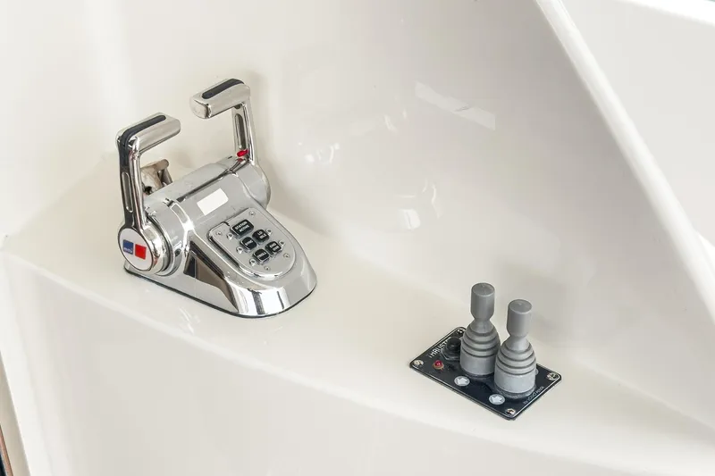 Slide: The Image of Marquis 59 2004 - 30