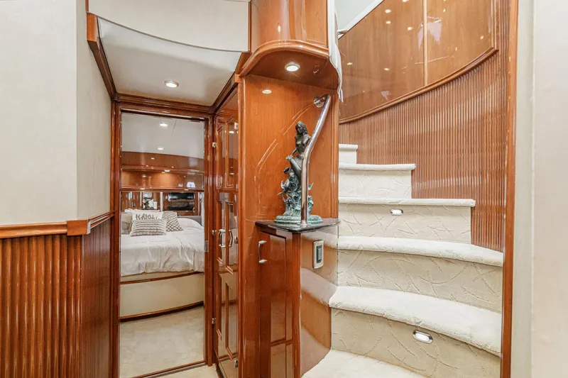 Slide: The Image of Marquis 59 2004 - 47