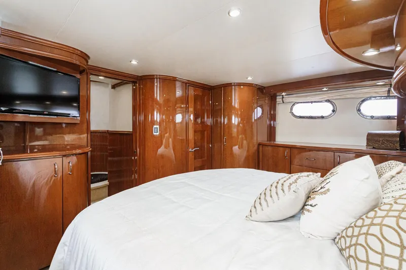 Slide: The Image of Marquis 59 2004 - 49