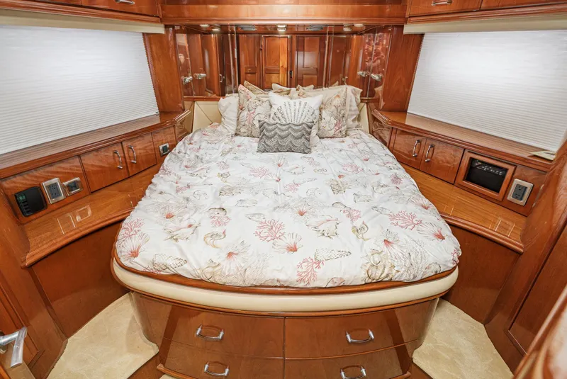 Slide: The Image of Marquis 59 2004 - 53