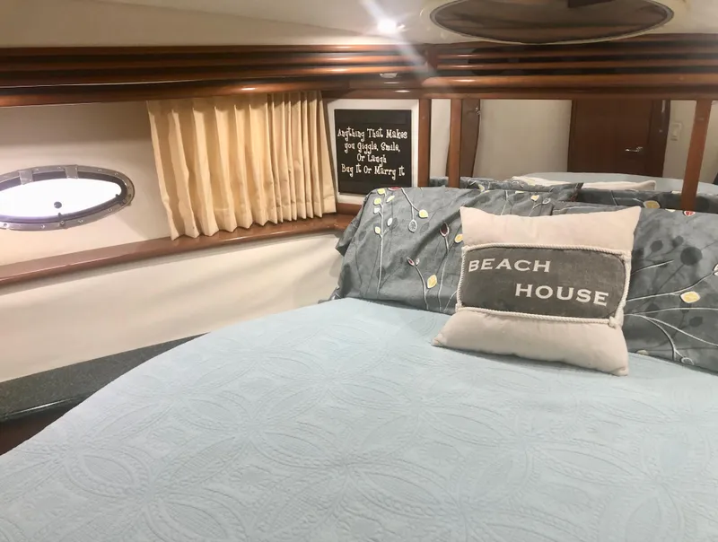 Slide: The Image of Carver 450 Voyager Pilothouse 2000 - 52