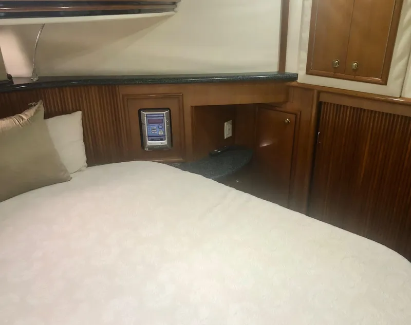 Slide: The Image of Carver 450 Voyager Pilothouse 2000 - 57