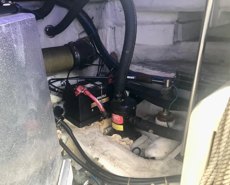 Slide: The Image of Carver 450 Voyager Pilothouse 2000 - 67