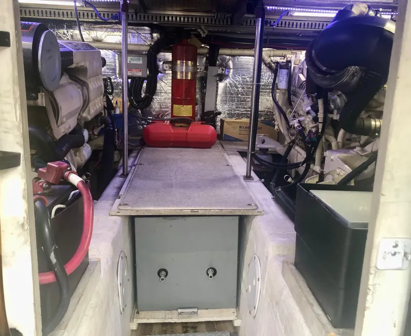 Slide: The Image of Carver 450 Voyager Pilothouse 2000 - 69