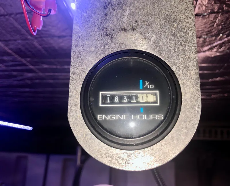 Slide: The Image of Carver 450 Voyager Pilothouse 2000 - 75