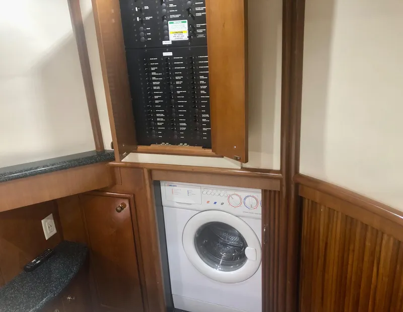 Slide: The Image of Carver Yachts 450 Voyager Pilothouse 2000 - 62