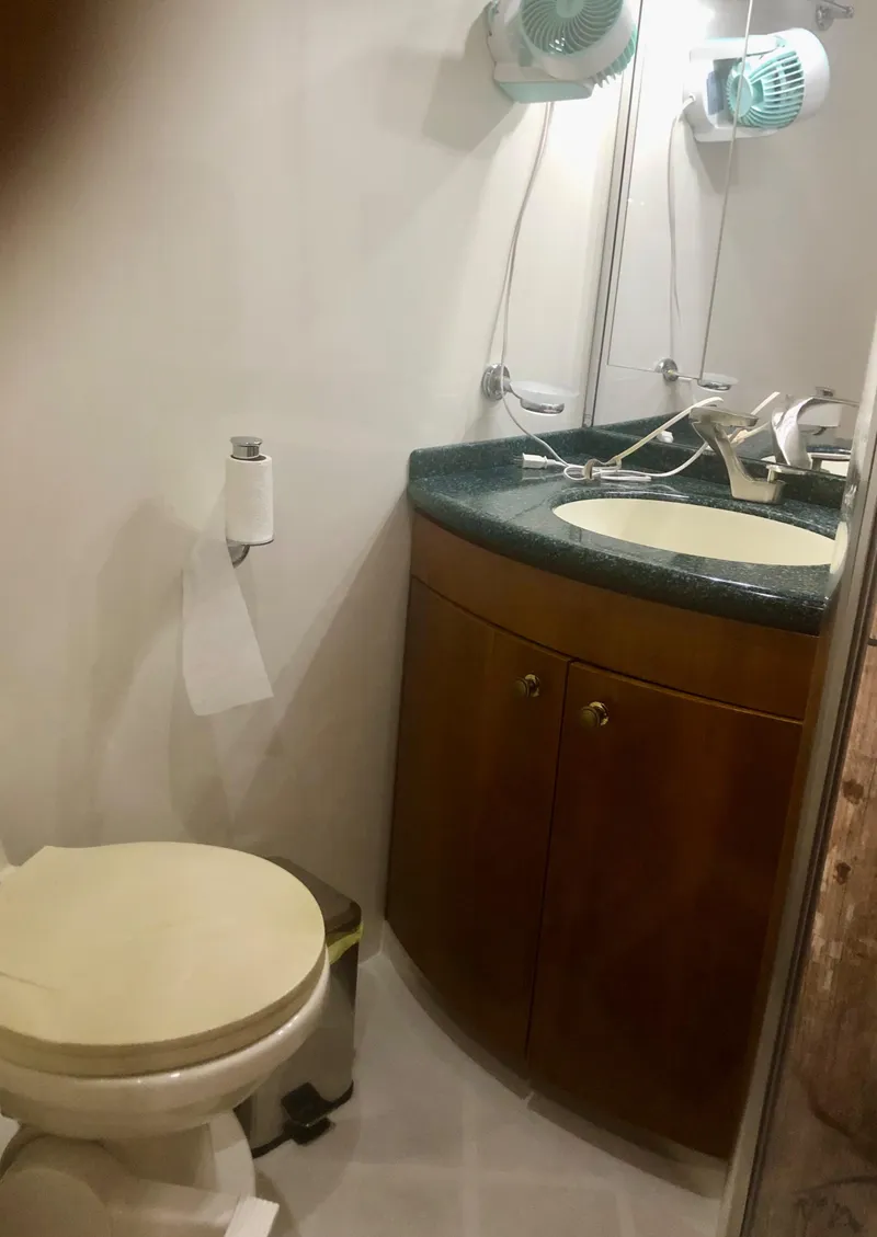 Slide: The Image of Carver Yachts 450 Voyager Pilothouse 2000 - 64