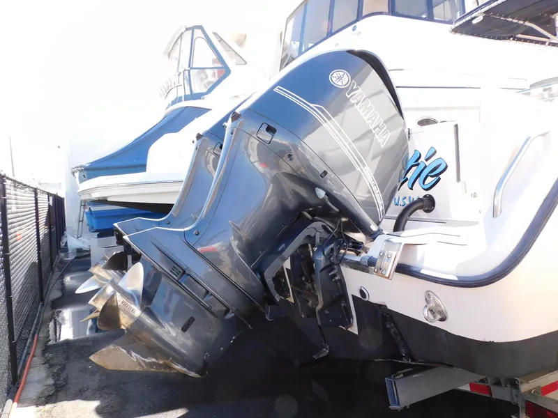 Slide: The Image of Grady-White Bimini 306 2002 - 17