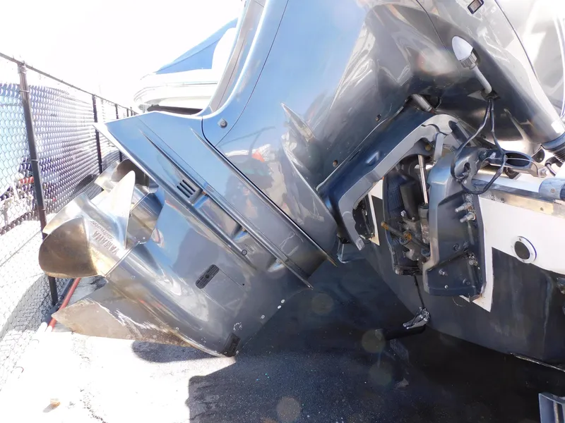 Slide: The Image of Grady-White Bimini 306 2002 - 19