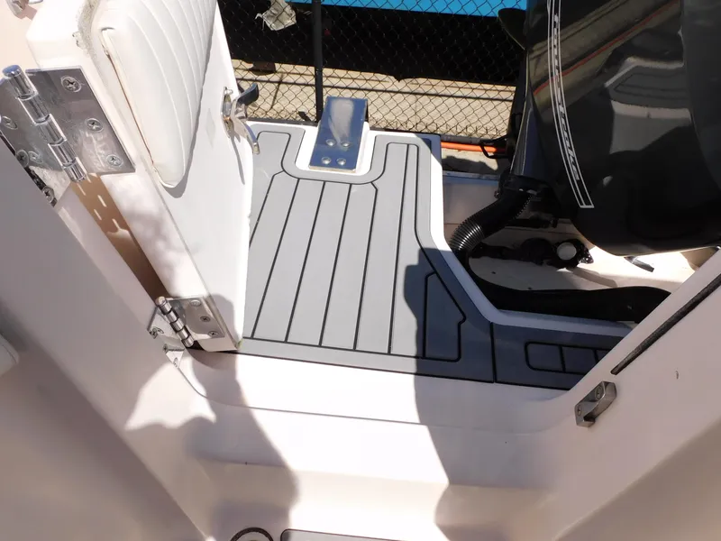 Slide: The Image of Grady-White Bimini 306 2002 - 28