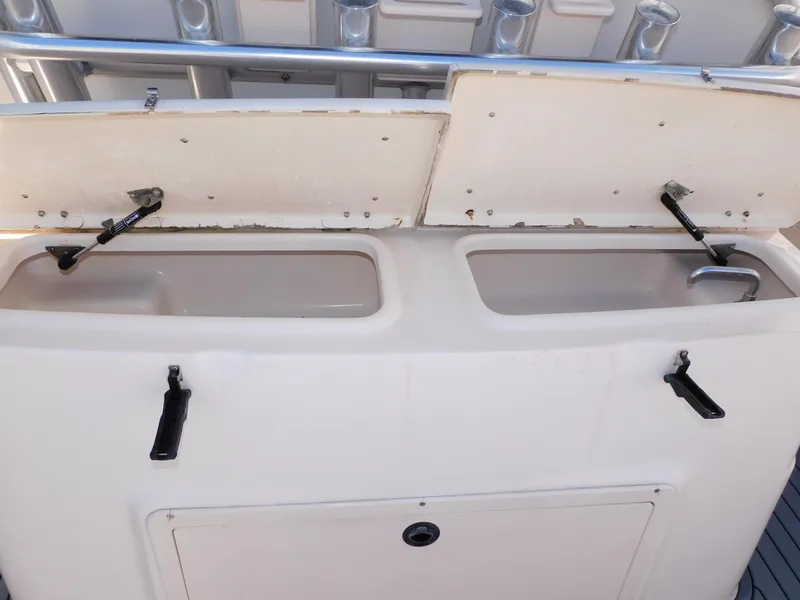 Slide: The Image of Grady-White Bimini 306 2002 - 30