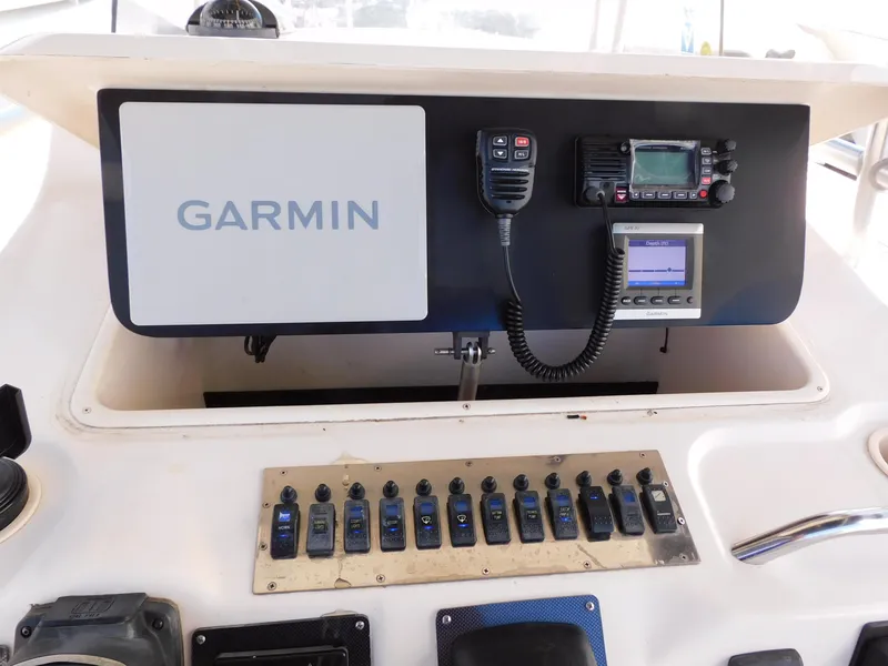 Slide: The Image of Grady-White Bimini 306 2002 - 38