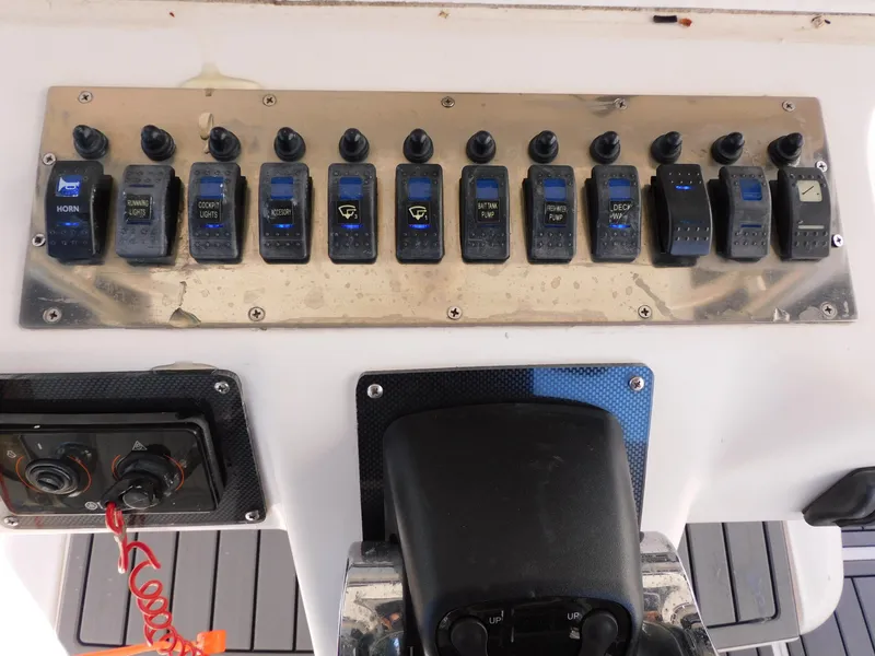 Slide: The Image of Grady-White Bimini 306 2002 - 41