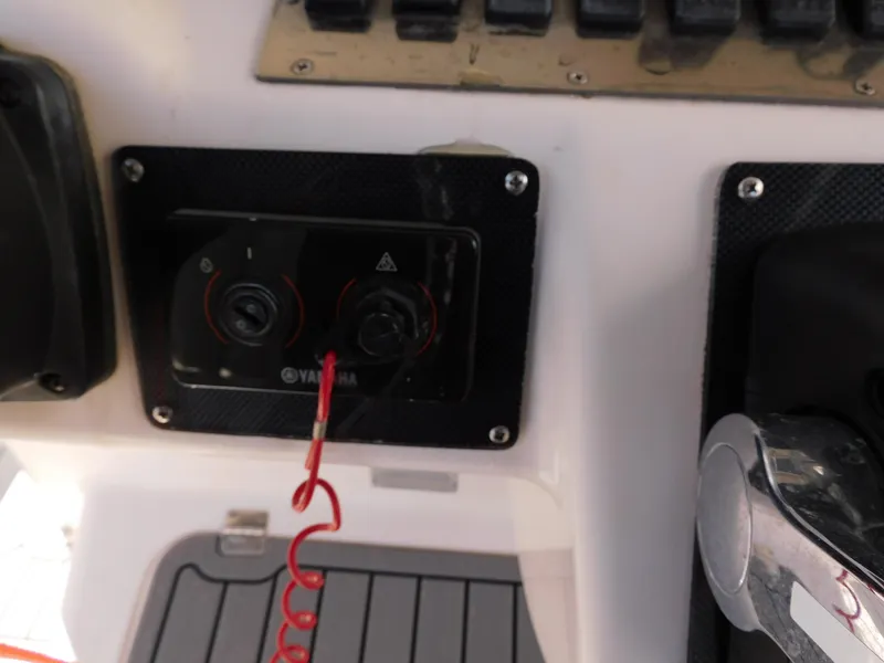 Slide: The Image of Grady-White Bimini 306 2002 - 43