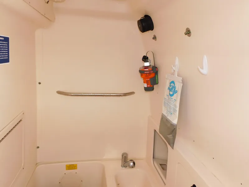 Slide: The Image of Grady-White Bimini 306 2002 - 85