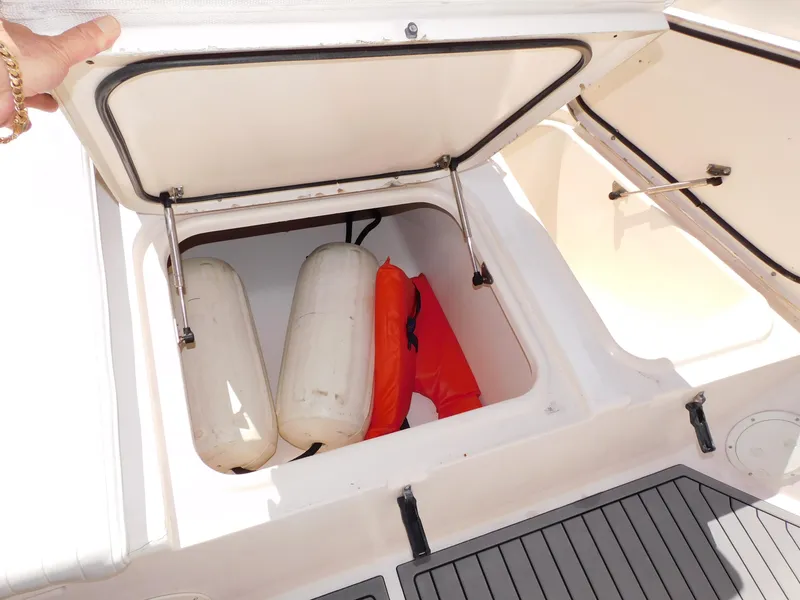 Slide: The Image of Grady-White Bimini 306 2002 - 86