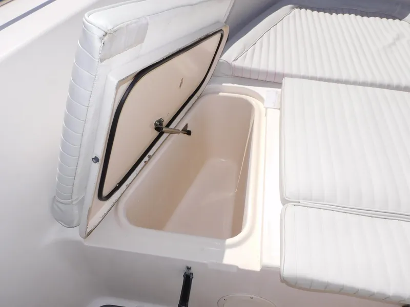 Slide: The Image of Grady-White Bimini 306 2002 - 89