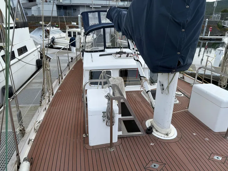 Slide: The Image of Custom Cutter / Sloop 1984 - 10