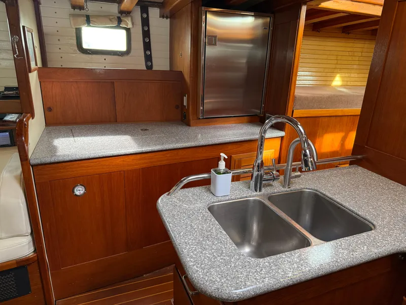 Slide: The Image of Custom Cutter / Sloop 1984 - 29