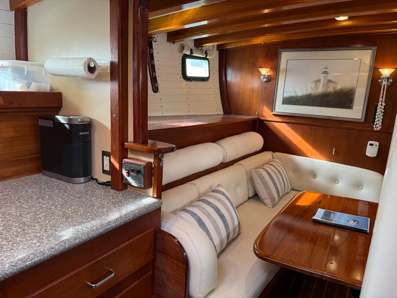 Slide: The Image of Custom Cutter / Sloop 1984 - 32