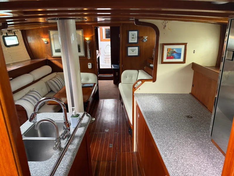 Slide: The Image of Custom Cutter / Sloop 1984 - 4