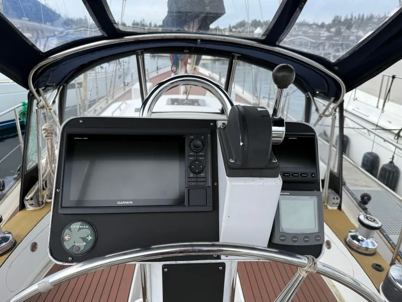 Slide: The Image of Custom Cutter / Sloop 1984 - 7