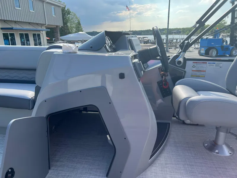 Slide: The Image of SunCatcher Fusion Series 324SS 2025 - 17