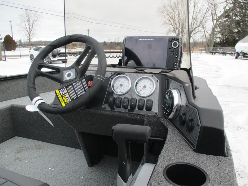 Slide: The Image of Lund Angler 1650 SS 2025 - 13