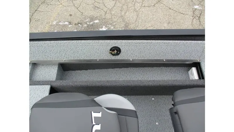 Slide: The Image of Lund Angler 1650 SS 2025 - 16