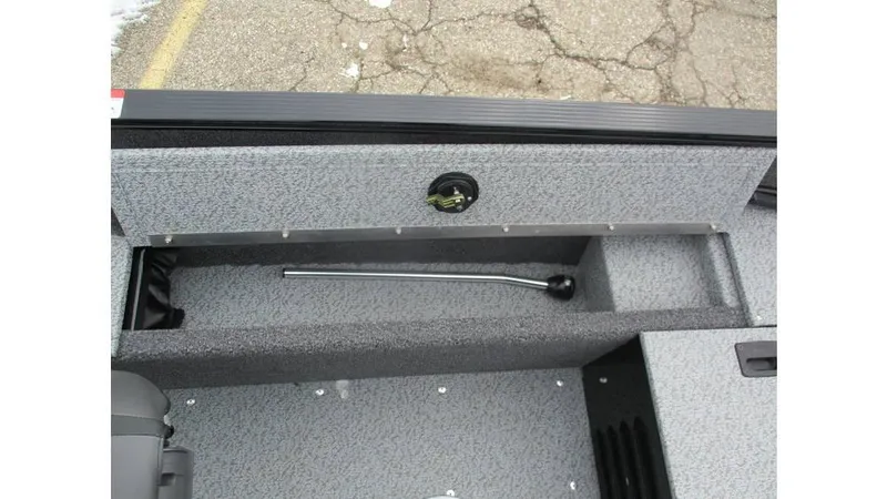 Slide: The Image of Lund Angler 1650 SS 2025 - 17