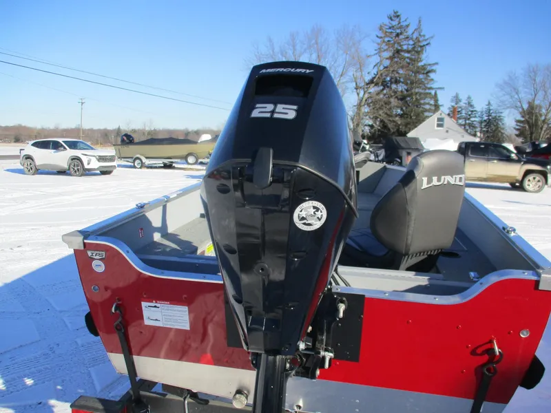 Slide: The Image of Lund Fury 1600 Tiller 2025 - 6