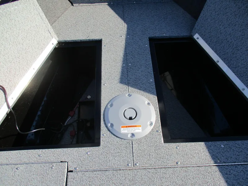 Slide: The Image of Lund Angler 1650 Tiller 2025 - 10