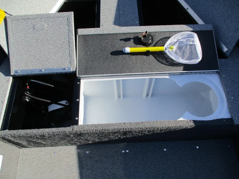 Slide: The Image of Lund Angler 1650 Tiller 2025 - 11