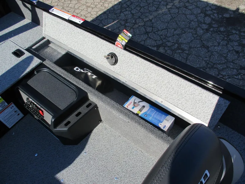 Slide: The Image of Lund Angler 1650 Tiller 2025 - 6