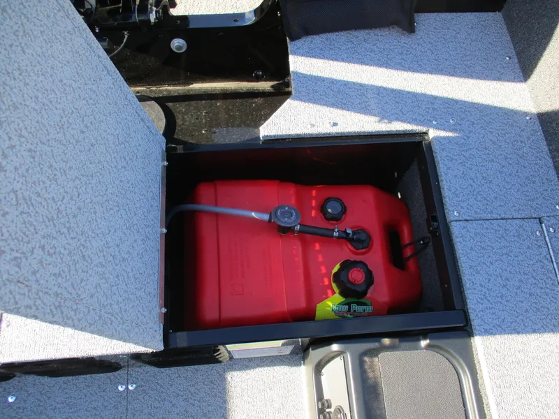 Slide: The Image of Lund Angler 1650 Tiller 2025 - 7