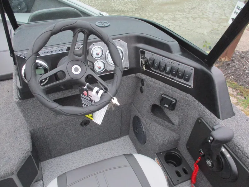 Slide: The Image of Lund 1775 Impact XS Sport 2025 - 3