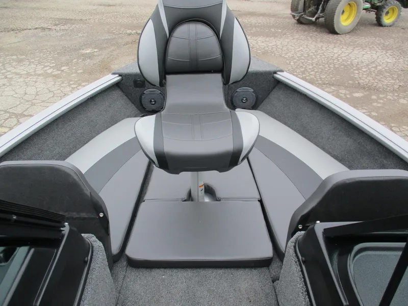 Slide: The Image of Lund 1775 Impact XS Sport 2025 - 4