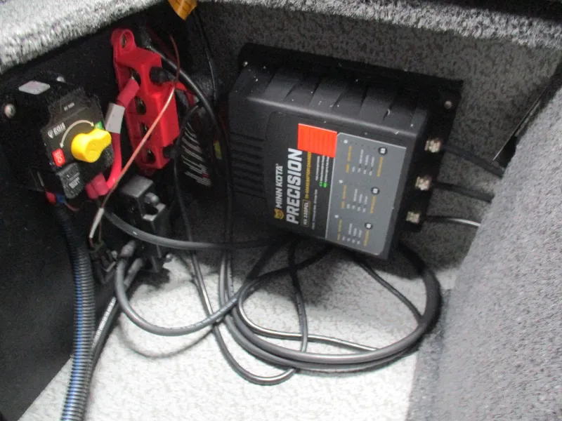 Slide: The Image of Lund Impact XS 1875 Sport 2025 - 5