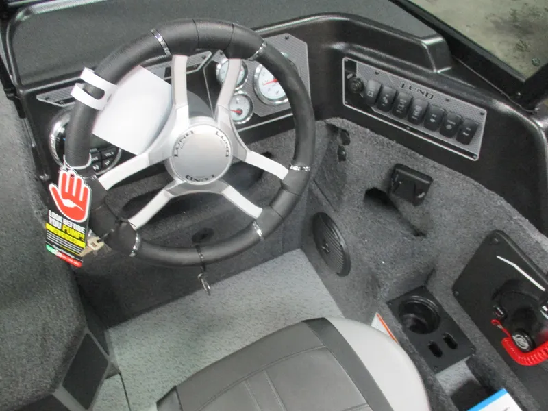 Slide: The Image of Lund Impact XS 1875 Sport 2025 - 6