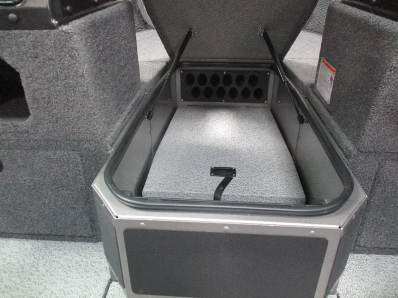 Slide: The Image of Lund Impact XS 1875 Sport 2025 - 4