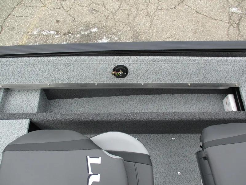 Slide: The Image of Lund 1650 Angler SS 2025 - 13