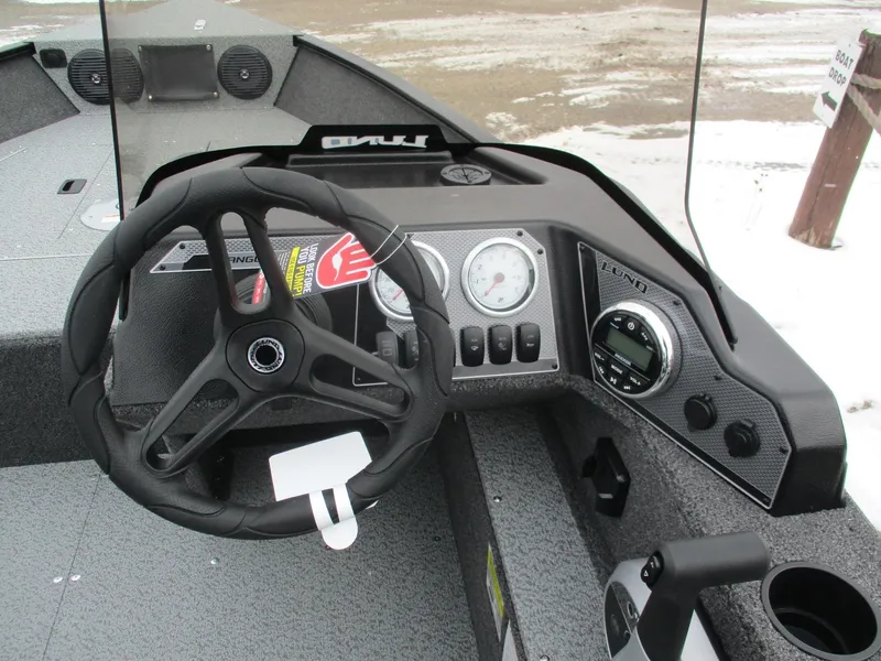 Slide: The Image of Lund 1650 Angler SS 2025 - 3