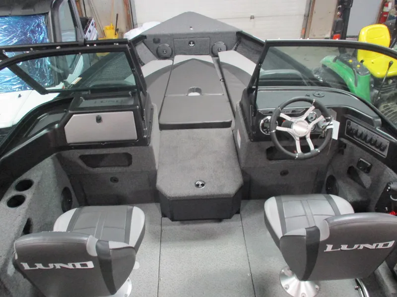 Slide: The Image of Lund Impact XS 1875 Sport 2025 - 10